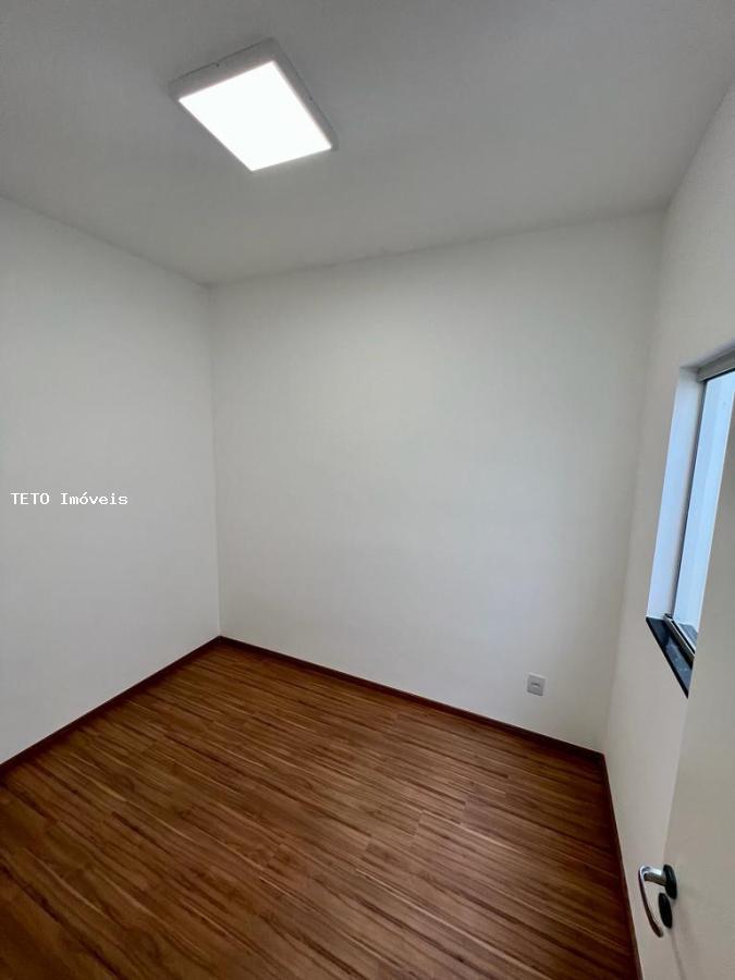 Casa à venda com 3 quartos, 200m² - Foto 14