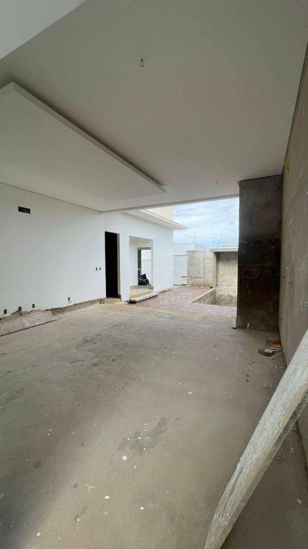 Casa à venda com 3 quartos, 220m² - Foto 11