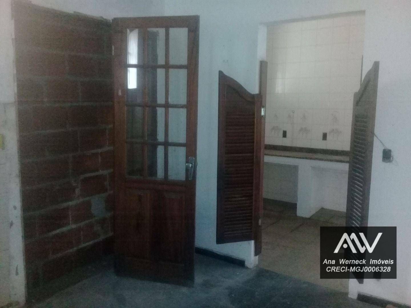 Casa à venda com 10 quartos, 200m² - Foto 11