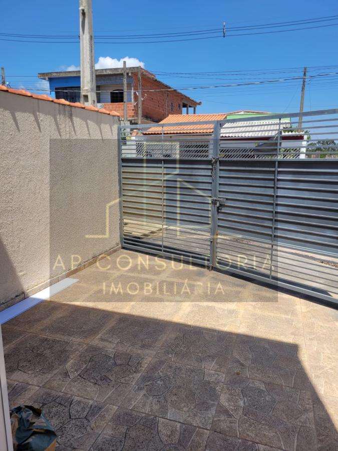 Casa à venda com 2 quartos, 100m² - Foto 2