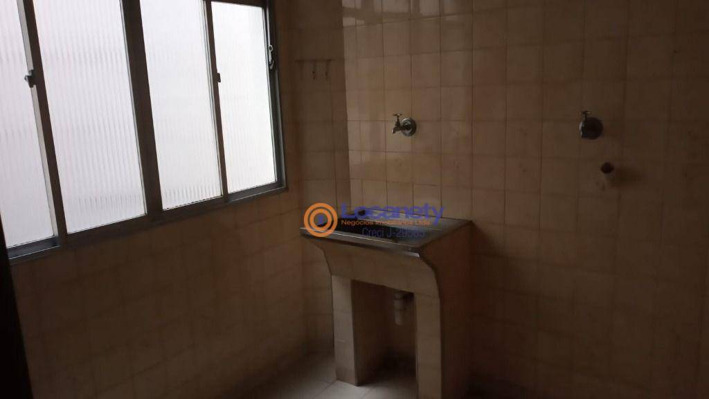 Apartamento para alugar com 2 quartos, 135m² - Foto 12