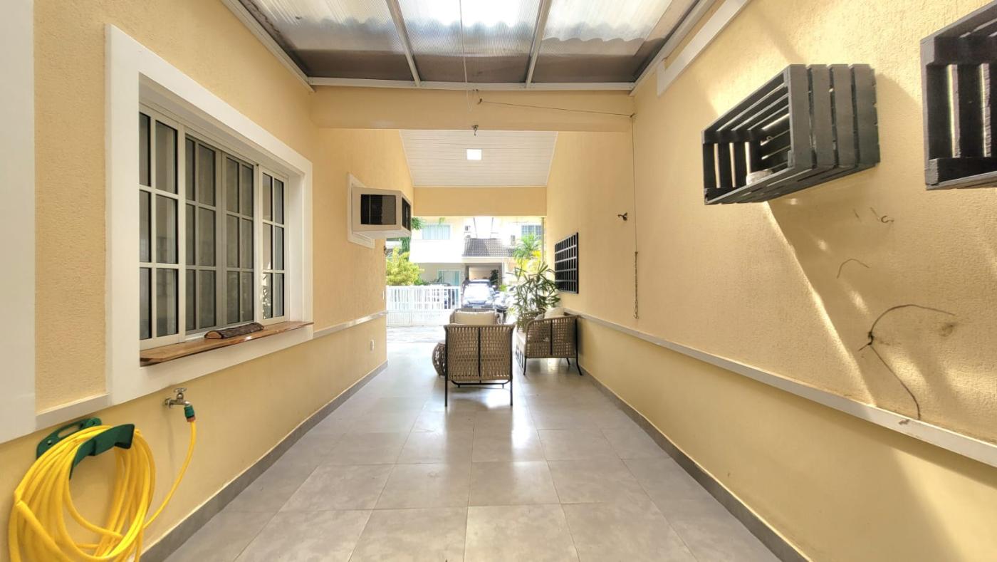 Casa de Condomínio à venda com 4 quartos, 240m² - Foto 11