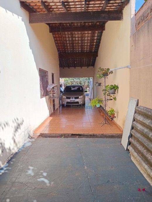 Casa à venda com 4 quartos, 150m² - Foto 2