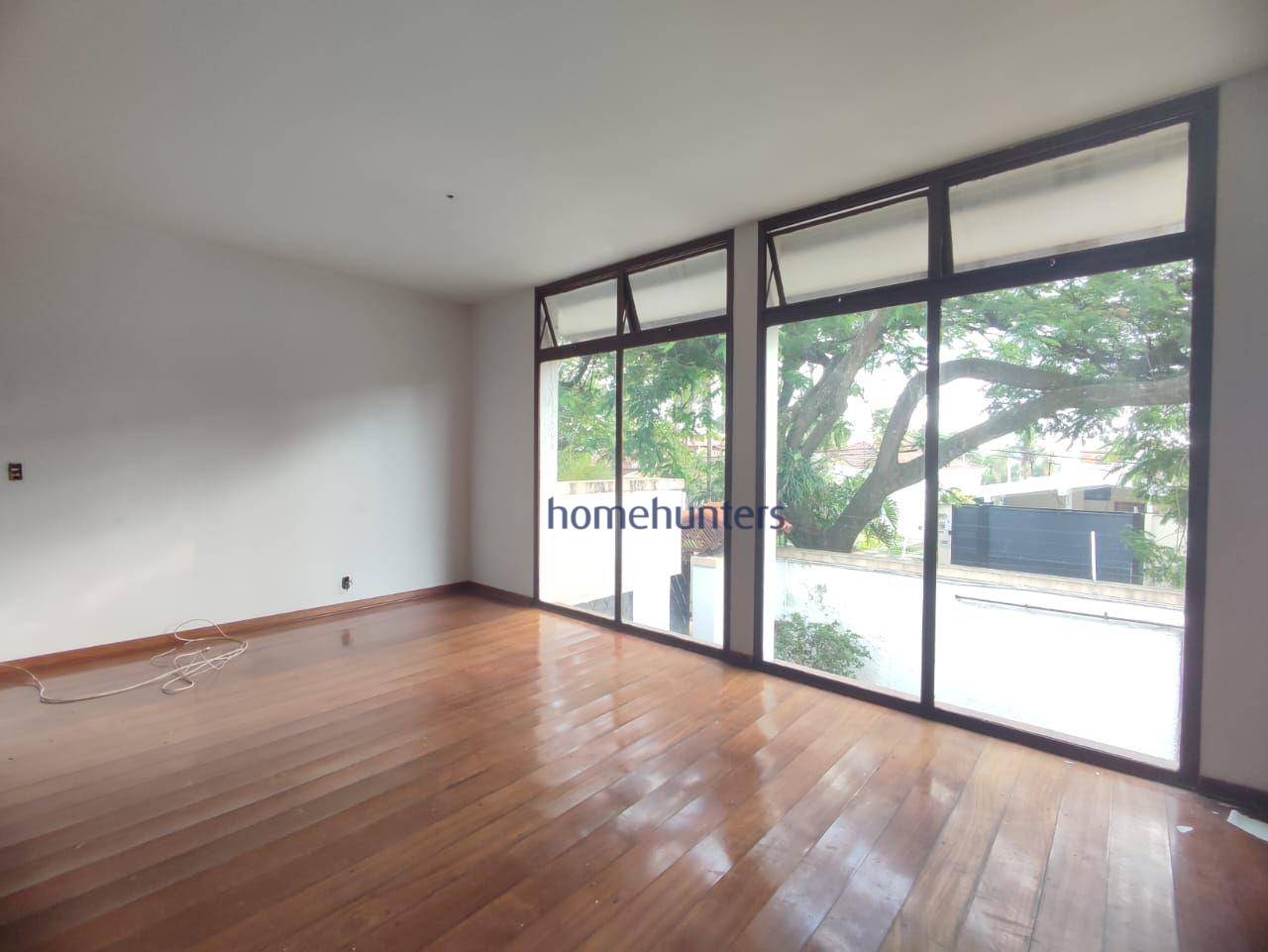 Casa à venda com 6 quartos, 550m² - Foto 9