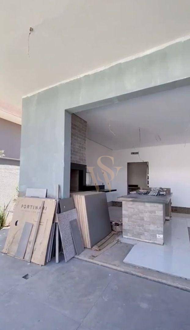 Casa à venda com 3 quartos, 257m² - Foto 2