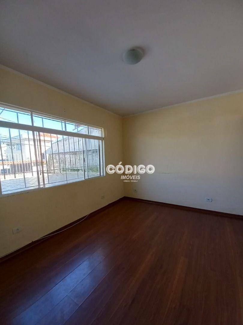 Sobrado para alugar com 3 quartos, 110m² - Foto 1