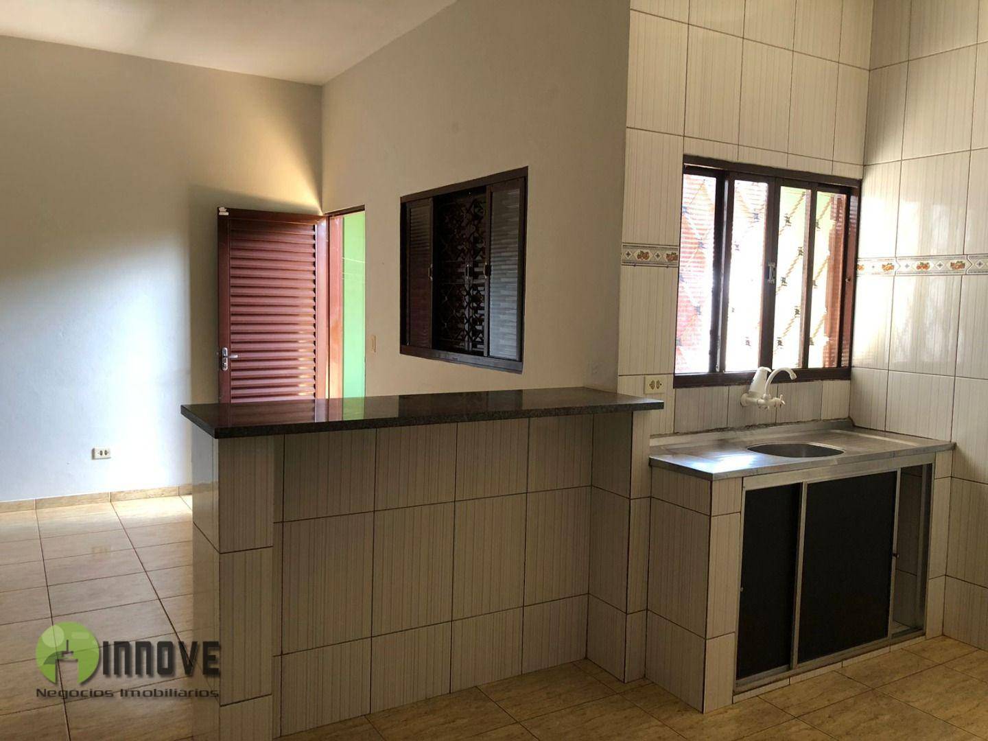 Casa à venda com 2 quartos, 70m² - Foto 3