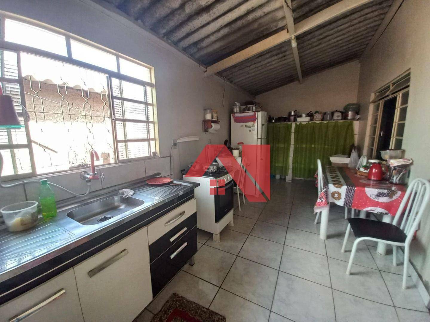 Casa à venda com 3 quartos, 90m² - Foto 3