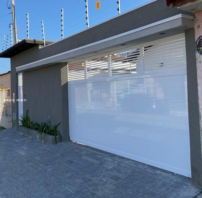 Casa à venda com 4 quartos, 265m² - Foto 1