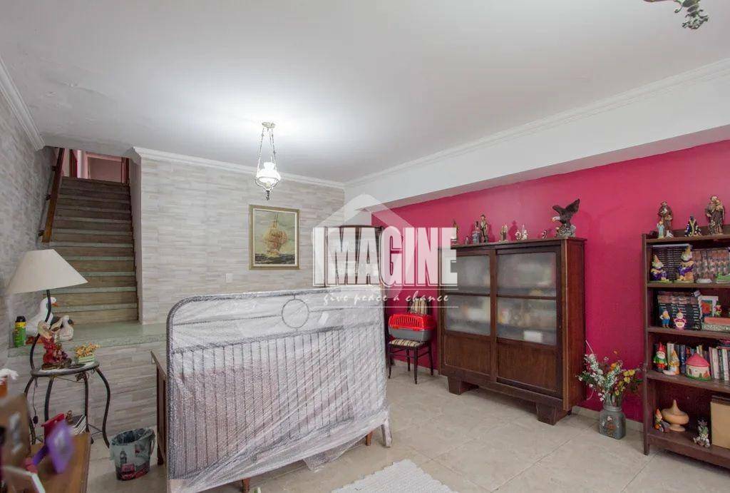 Sobrado à venda com 3 quartos, 300m² - Foto 2