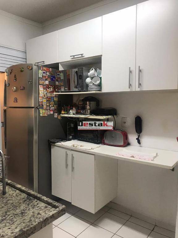 Apartamento à venda com 2 quartos, 80m² - Foto 11