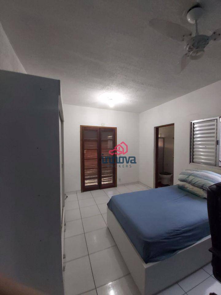 Casa à venda com 5 quartos, 240m² - Foto 12