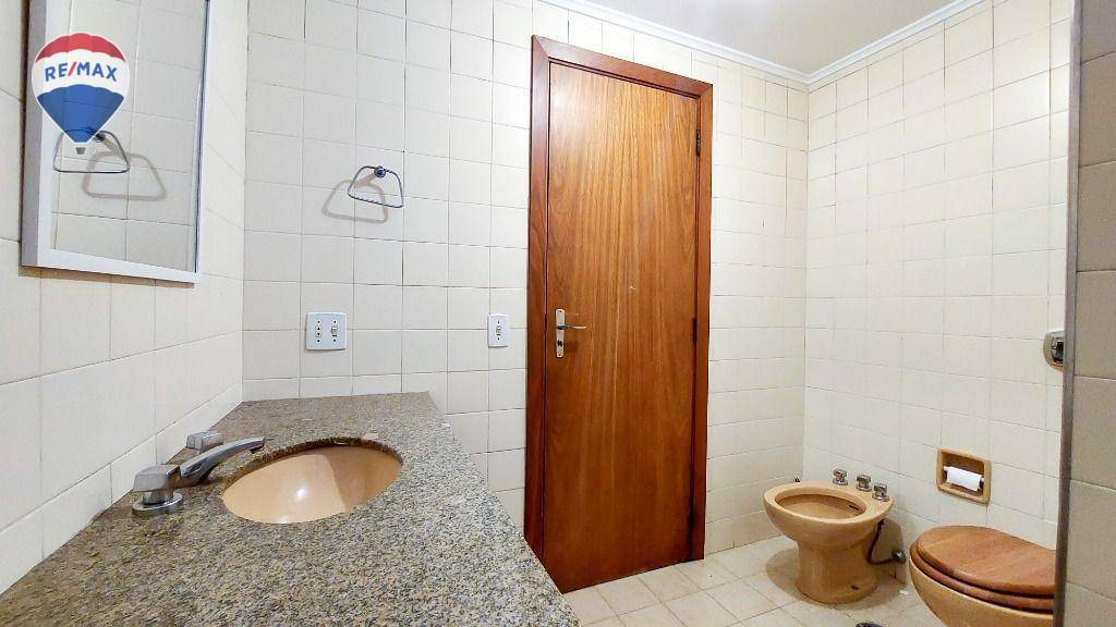 Apartamento para alugar com 3 quartos, 120m² - Foto 16