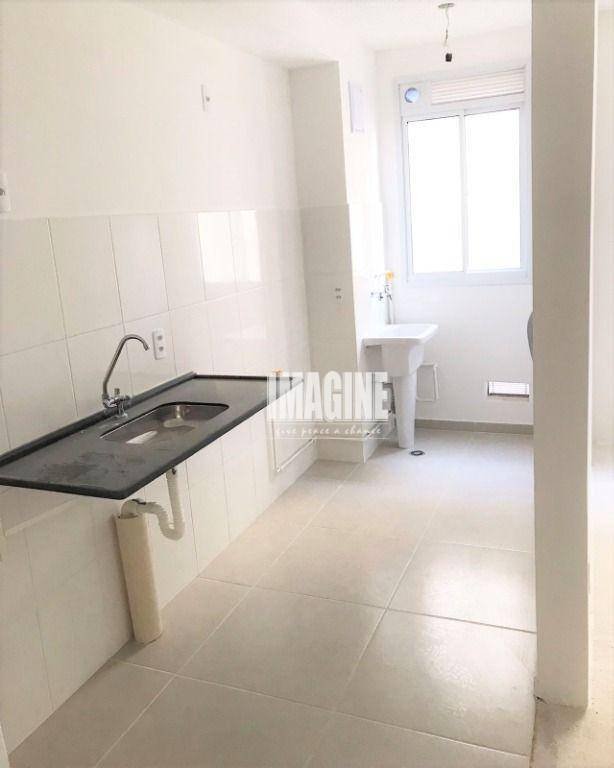 Apartamento à venda com 2 quartos, 43m² - Foto 3