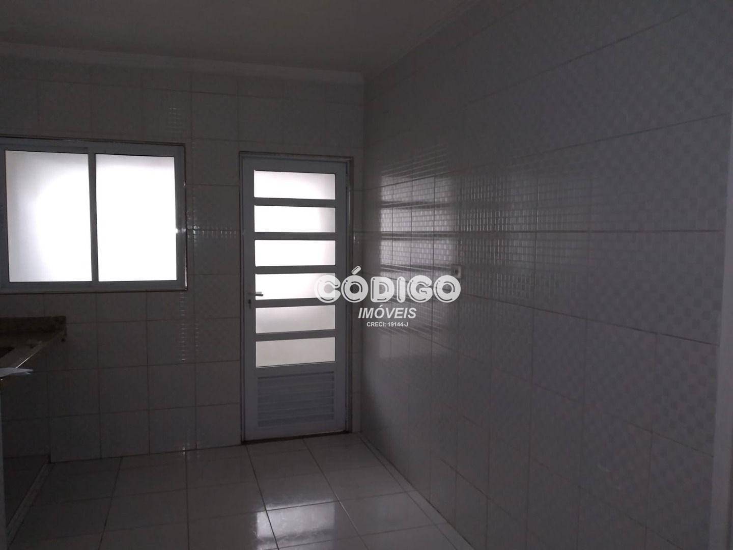 Casa para alugar com 2 quartos, 70m² - Foto 8