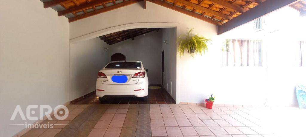 Casa à venda com 3 quartos, 157m² - Foto 7