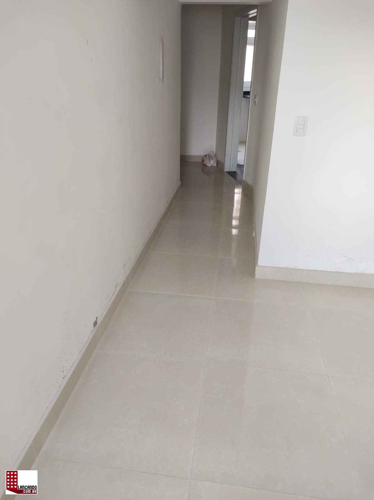 Apartamento à venda com 2 quartos, 76m² - Foto 2