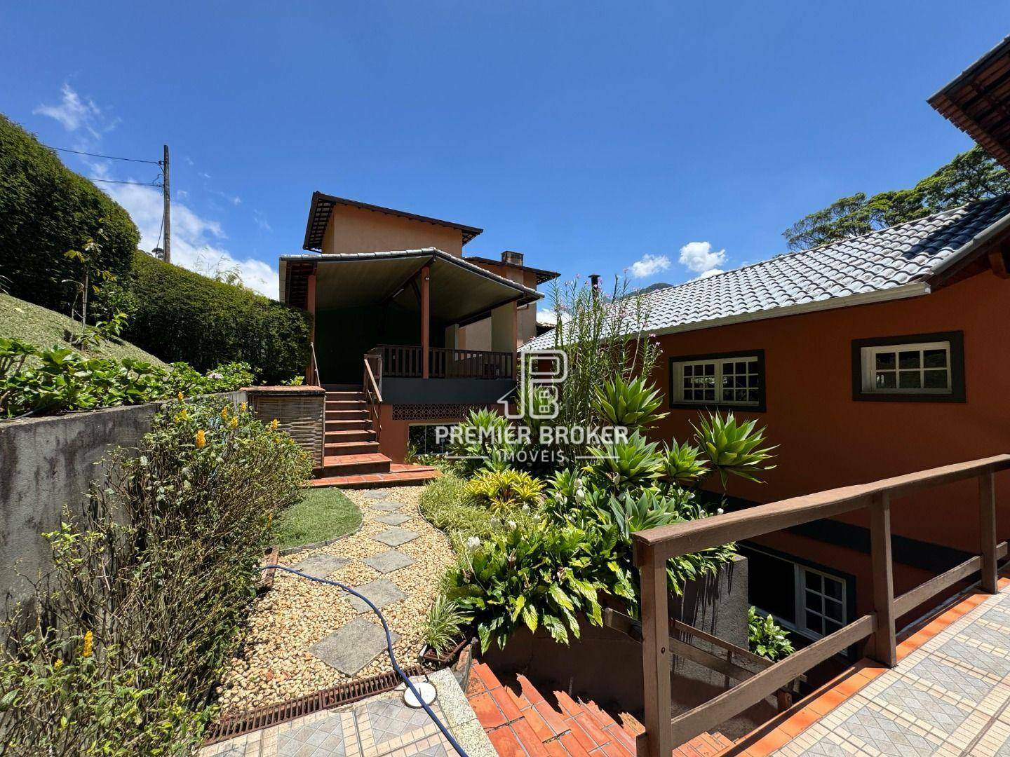 Casa de Condomínio à venda com 4 quartos, 245m² - Foto 4