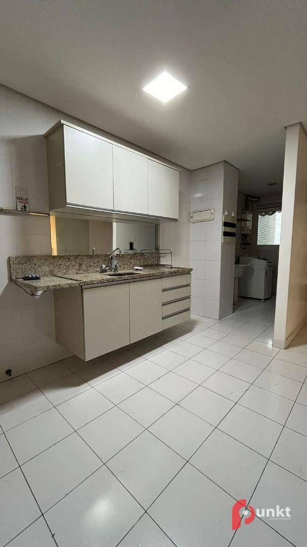 Apartamento para alugar com 3 quartos, 149m² - Foto 13