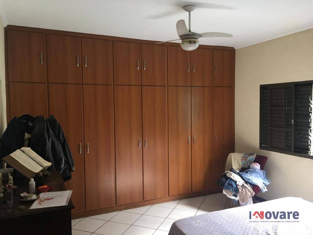 Casa à venda com 3 quartos, 192m² - Foto 4