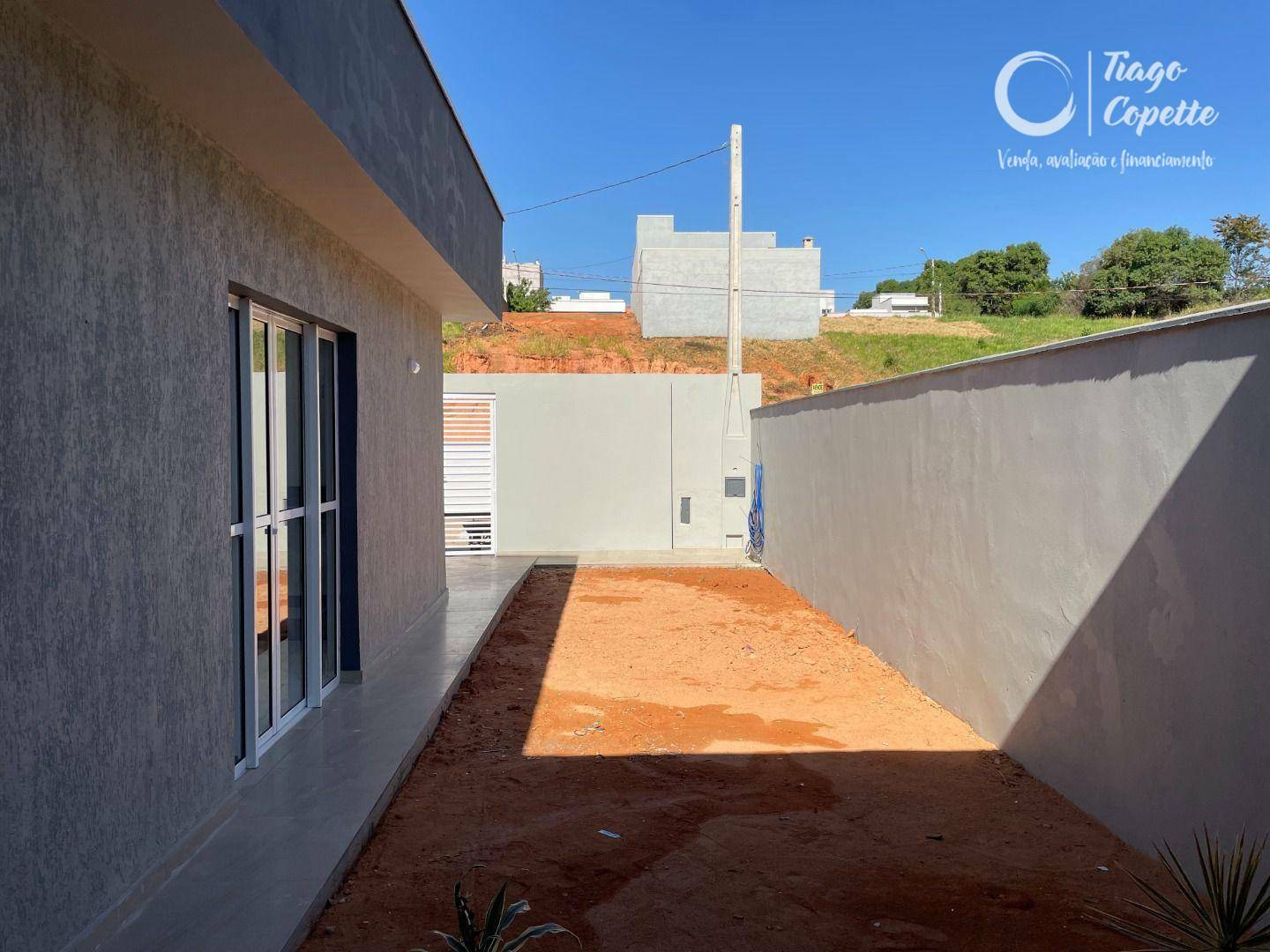 Casa à venda com 3 quartos, 90m² - Foto 2