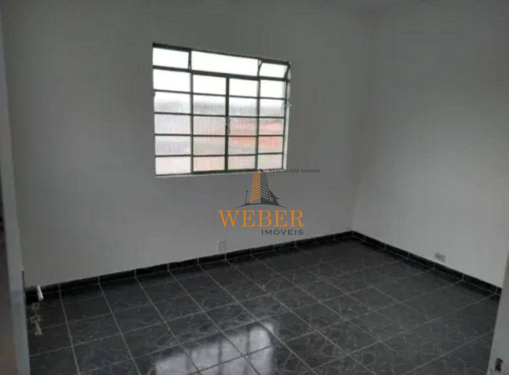 Casa à venda com 9 quartos, 250m² - Foto 2