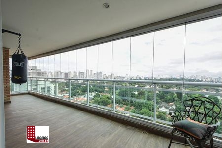 Apartamento à venda com 4 quartos, 240m² - Foto 11