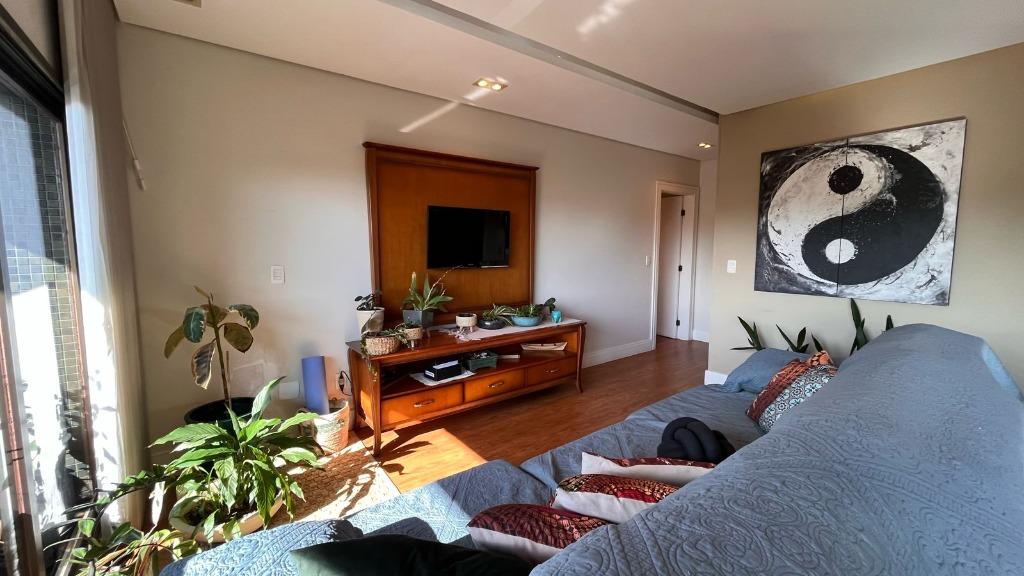Apartamento à venda com 3 quartos, 208m² - Foto 13