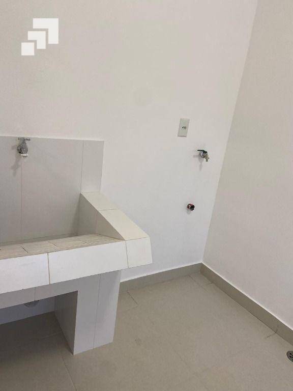 Apartamento para alugar com 3 quartos, 110m² - Foto 9