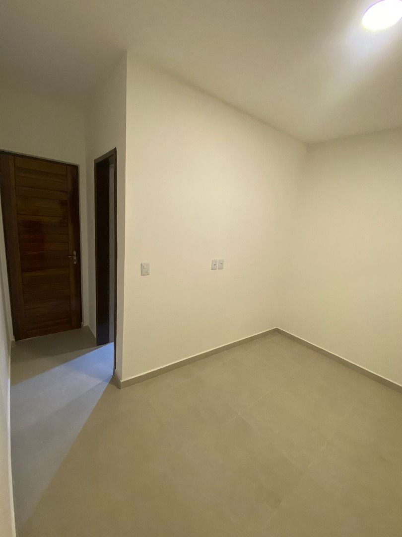 Casa à venda com 2 quartos, 57m² - Foto 9