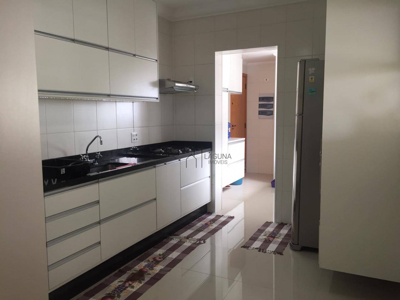 Apartamento para alugar com 3 quartos, 126m² - Foto 2