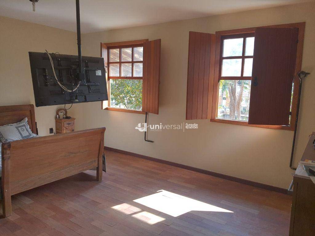 Casa à venda com 4 quartos, 280m² - Foto 11