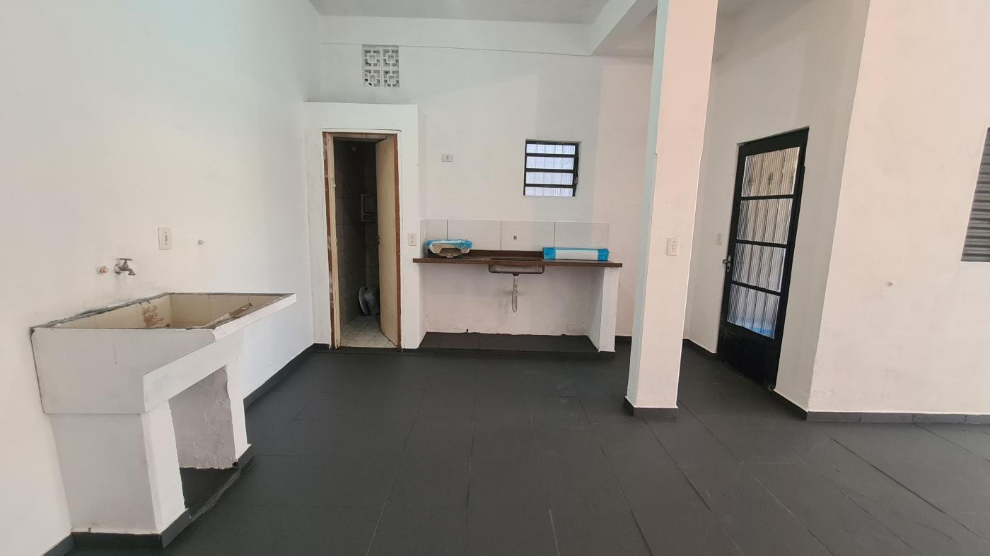 Casa para alugar com 2 quartos, 125m² - Foto 22