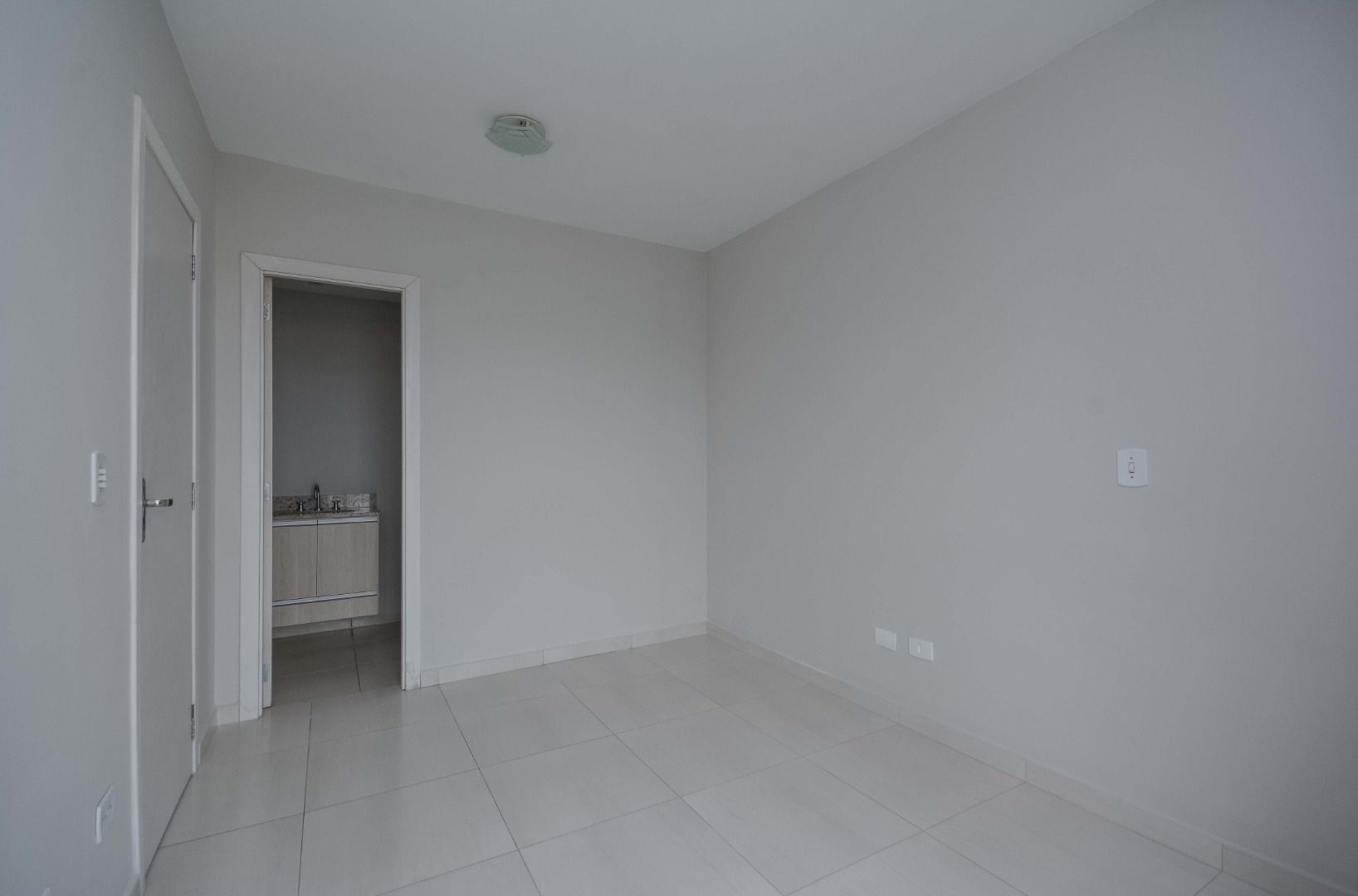 Apartamento para alugar com 2 quartos, 75m² - Foto 35