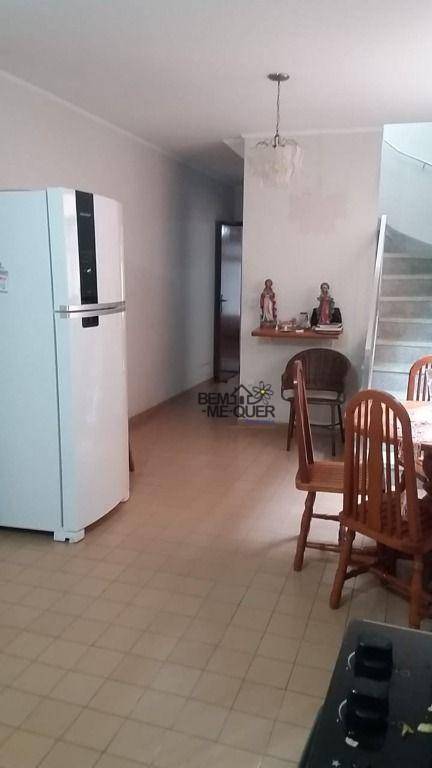 Casa à venda com 3 quartos, 196m² - Foto 12