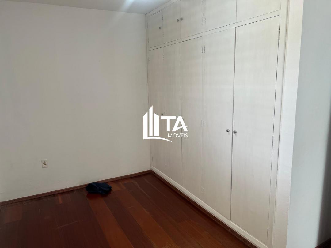 Casa à venda com 4 quartos, 288m² - Foto 18