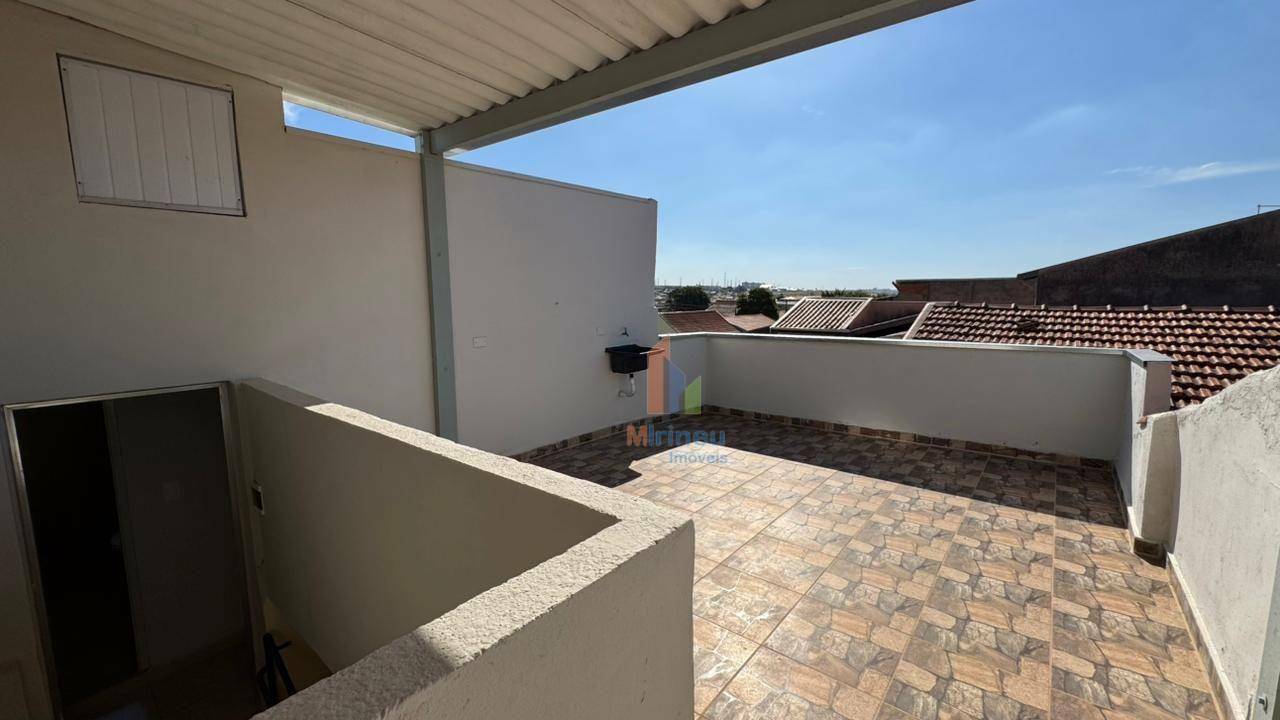 Casa para alugar com 5 quartos, 200m² - Foto 21