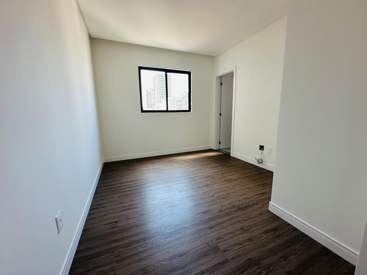 Apartamento à venda com 3 quartos, 110m² - Foto 11