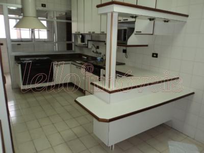 Apartamento para alugar com 3 quartos, 170m² - Foto 11