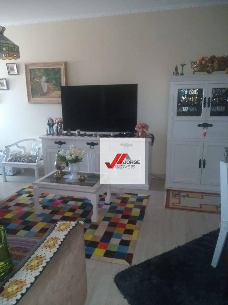 Apartamento à venda com 3 quartos, 125m² - Foto 1