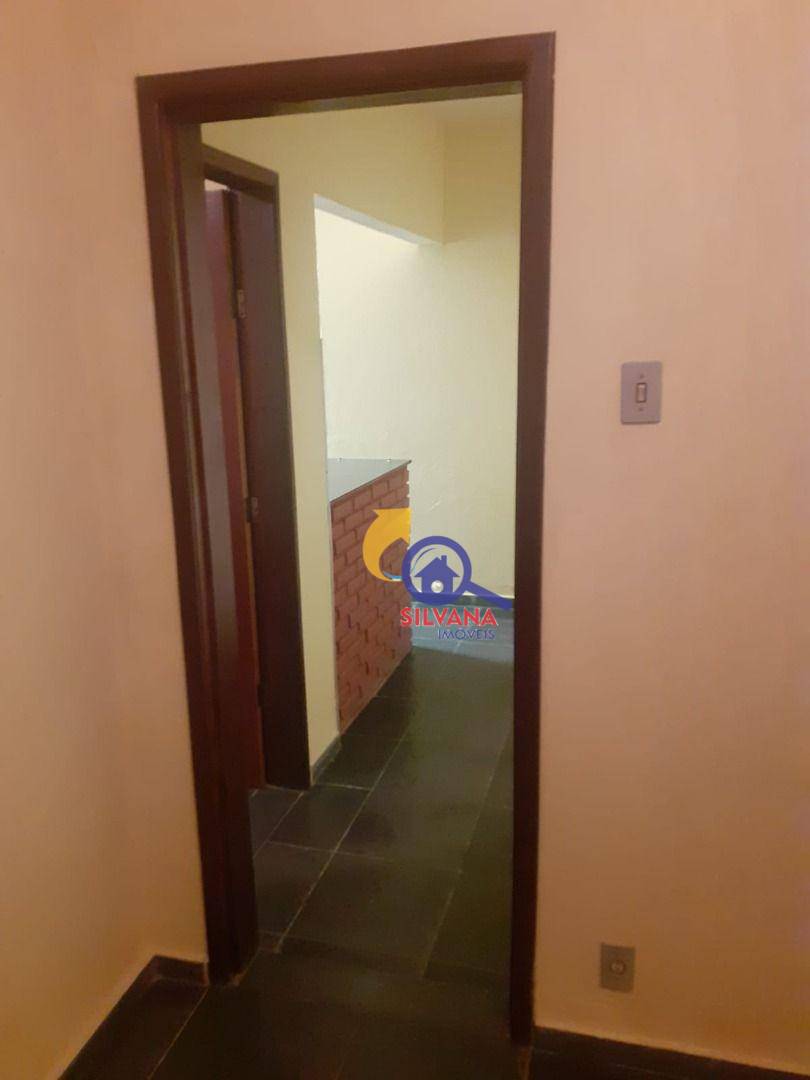 Casa de Condomínio à venda com 6 quartos, 228m² - Foto 25