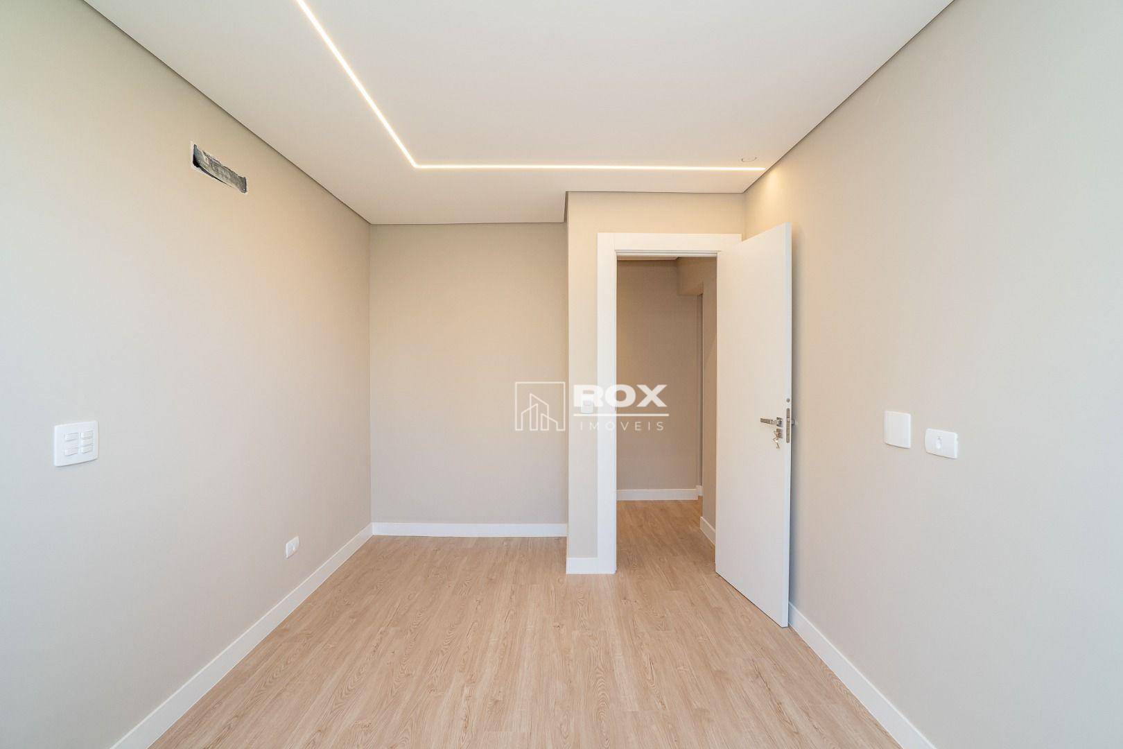 Apartamento à venda com 3 quartos, 193m² - Foto 33