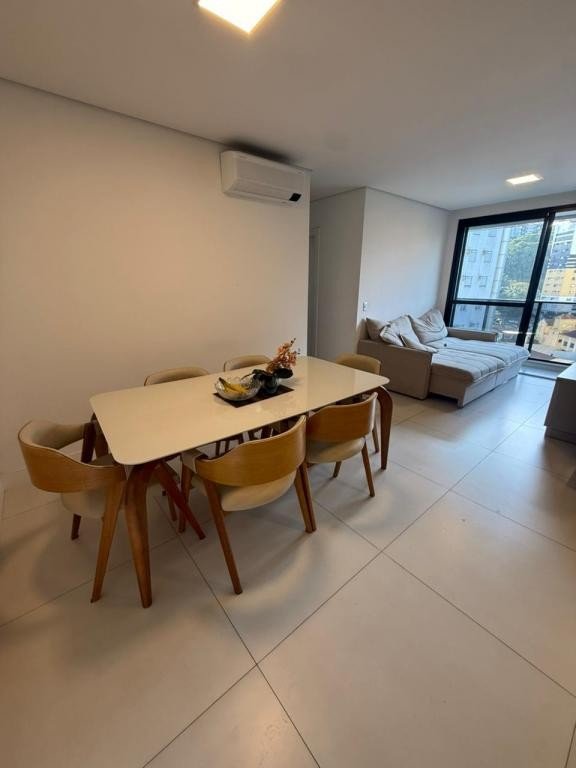 Apartamento para alugar com 2 quartos, 80m² - Foto 4