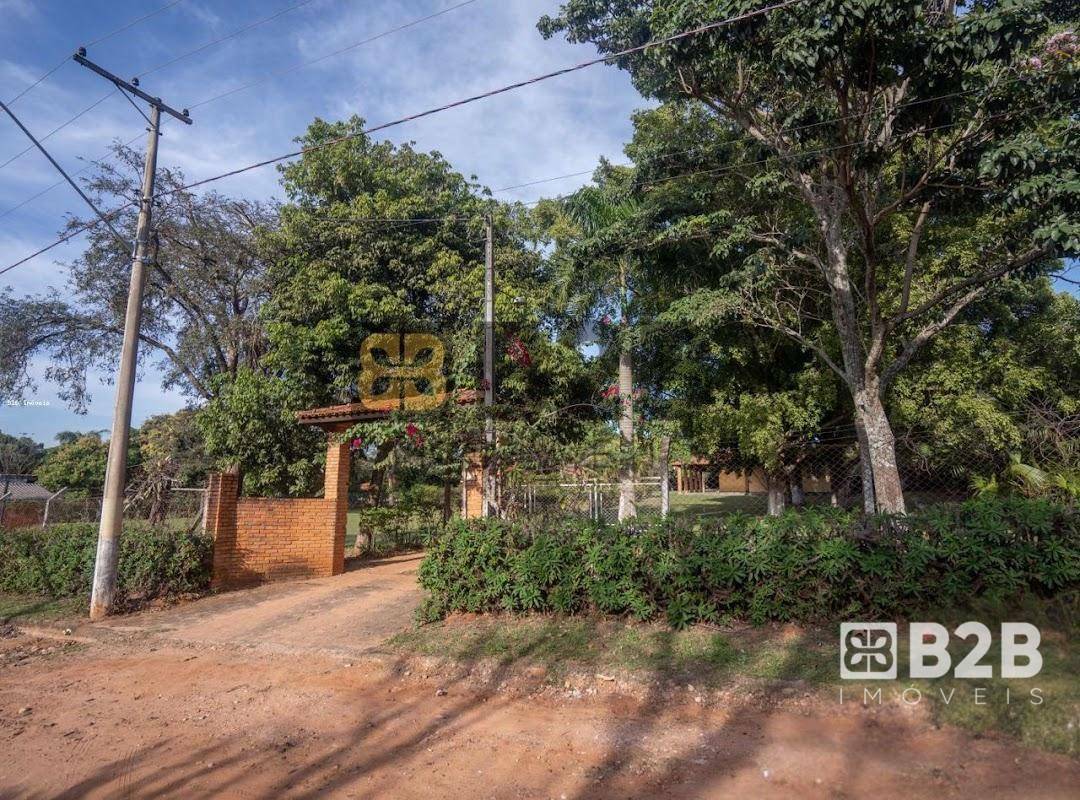 Chácara à venda com 3 quartos, 350m² - Foto 1