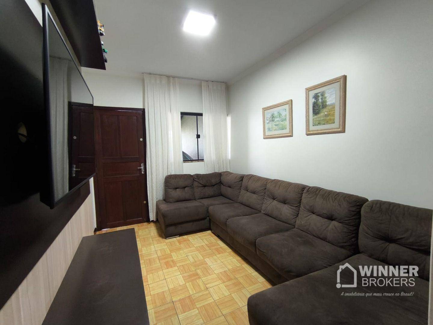 Casa à venda com 3 quartos, 70m² - Foto 2