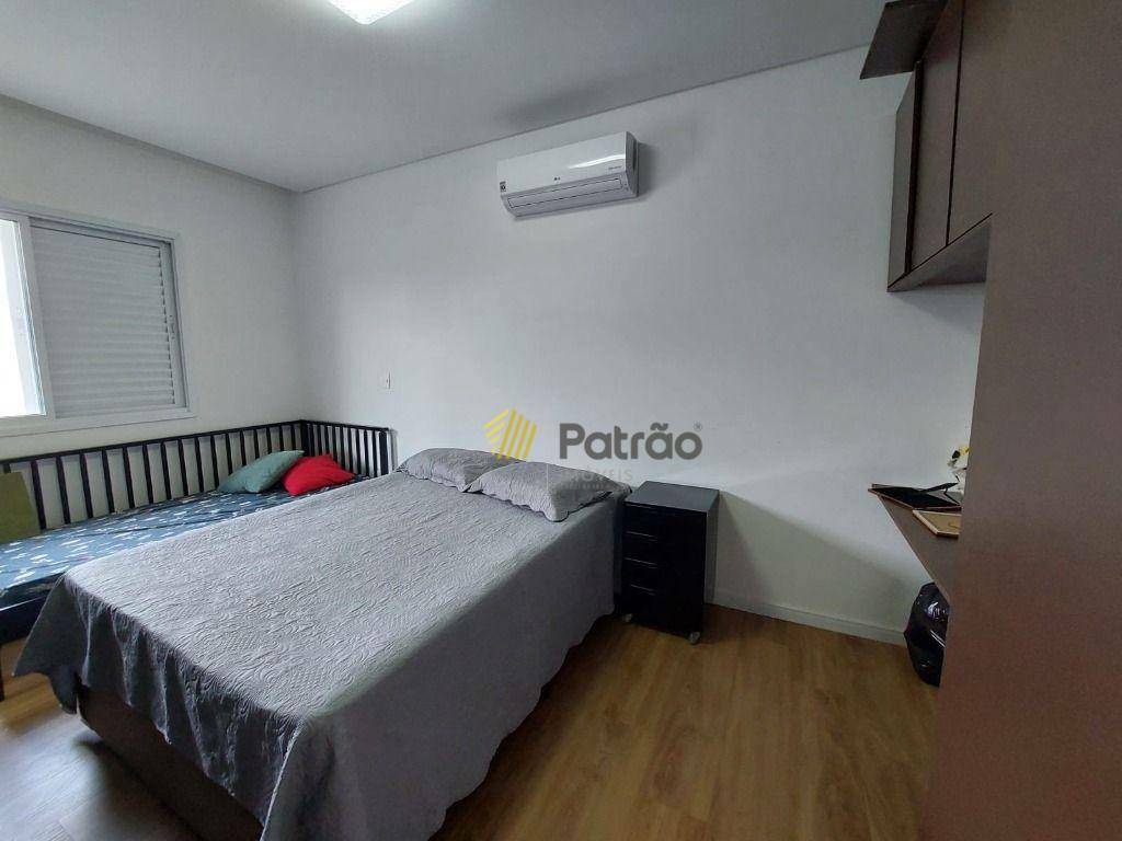 Casa à venda com 4 quartos, 450m² - Foto 27