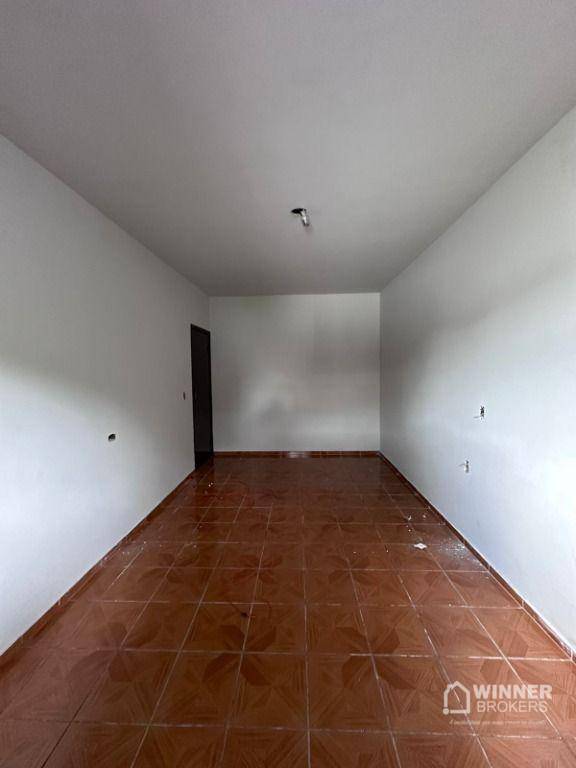 Casa à venda com 4 quartos, 200m² - Foto 3