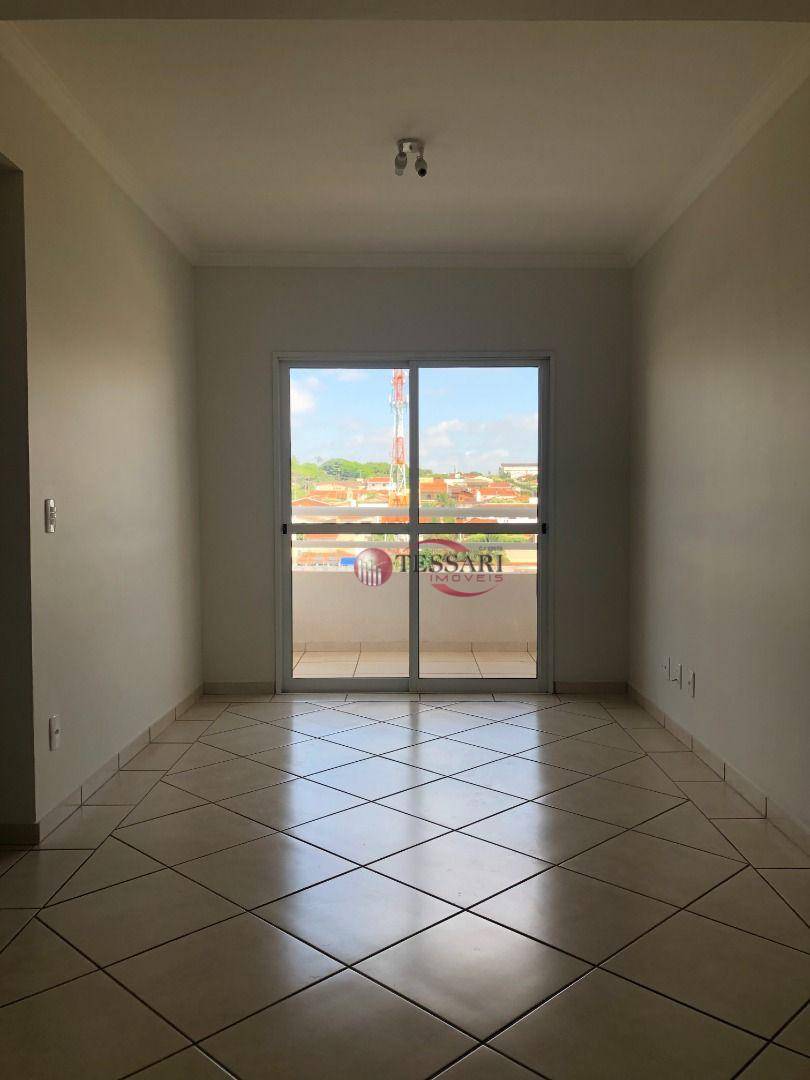 Apartamento à venda com 2 quartos, 70m² - Foto 1