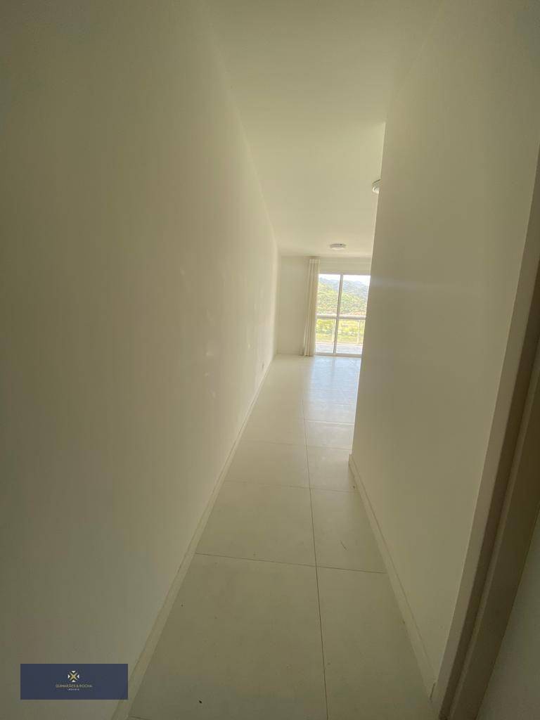 Apartamento à venda com 3 quartos, 91m² - Foto 2