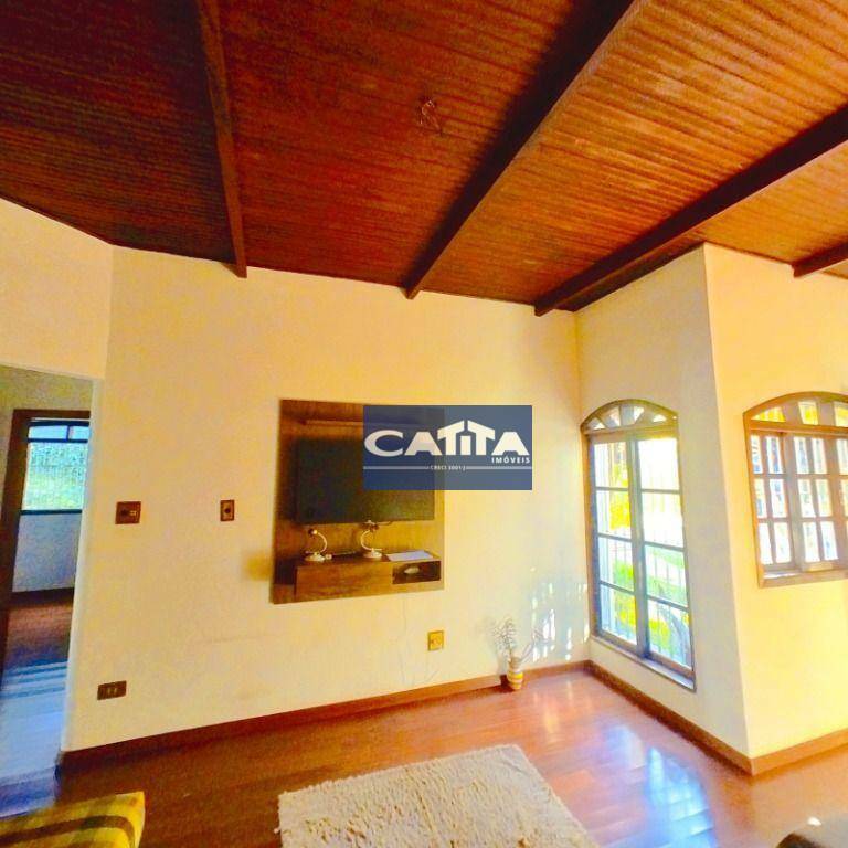 Casa à venda com 2 quartos, 118m² - Foto 1